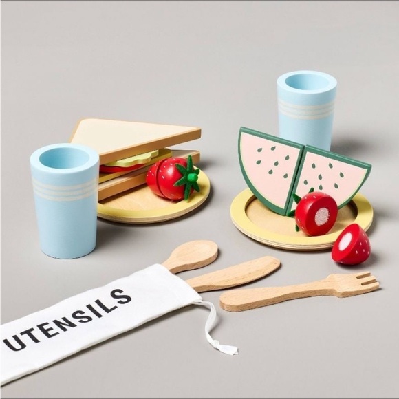 Toy Picnic Basket Playset - 32pc - Hearth & Hand™ with Magnolia - Picture 3 of 4